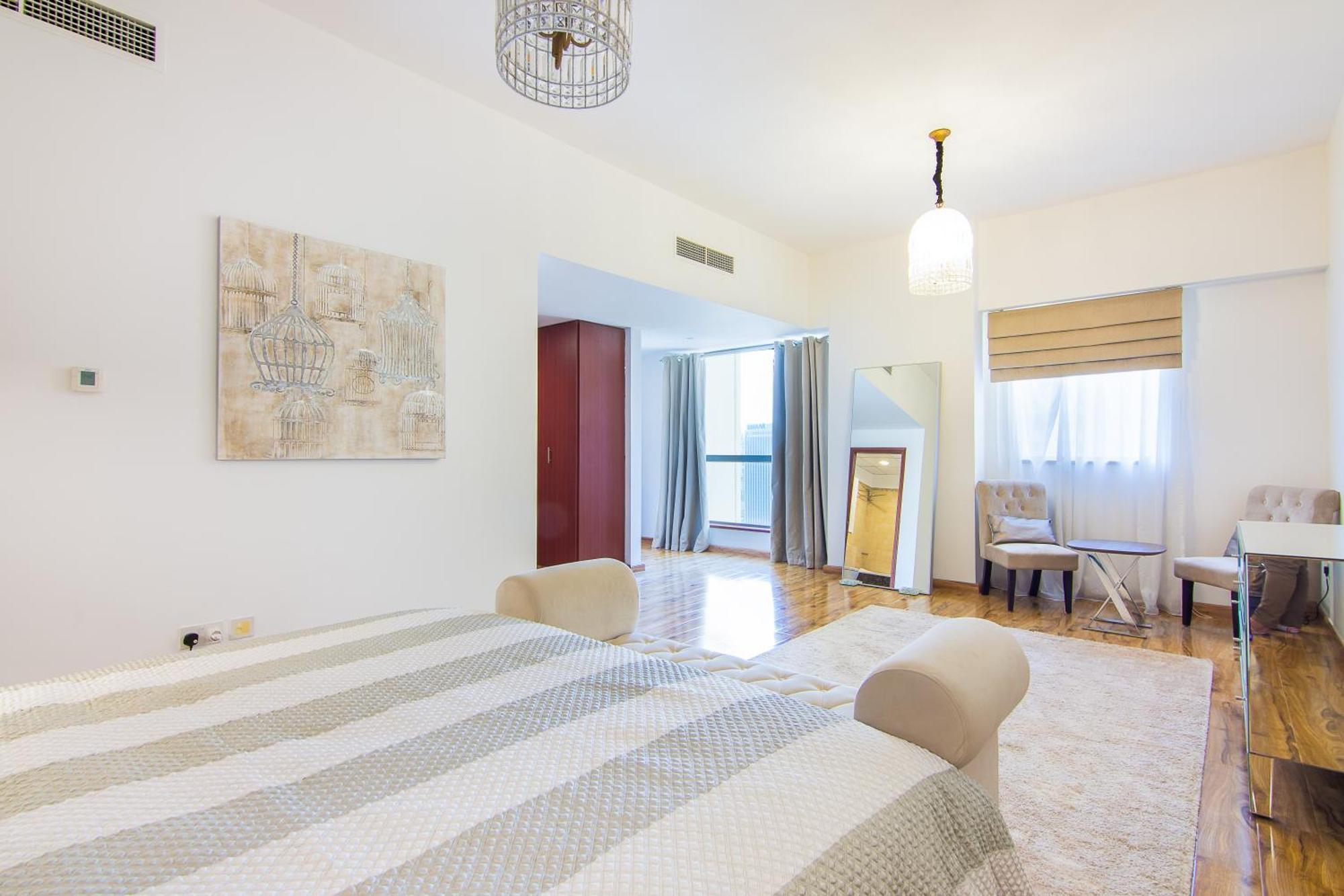 Huge 1br In Jbr شقة دبي