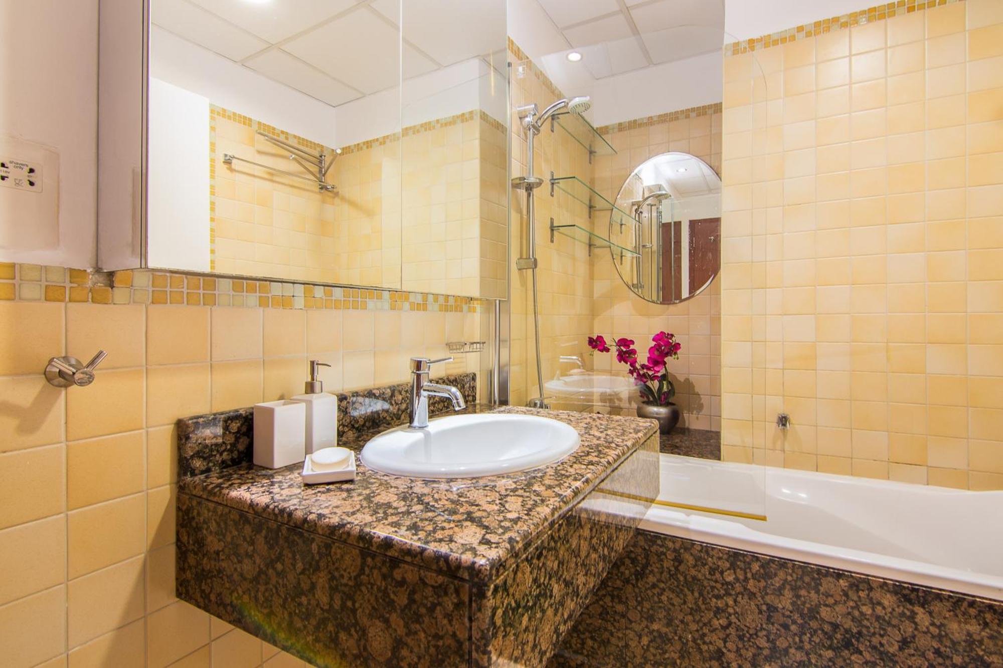 Huge 1br In Jbr شقة *